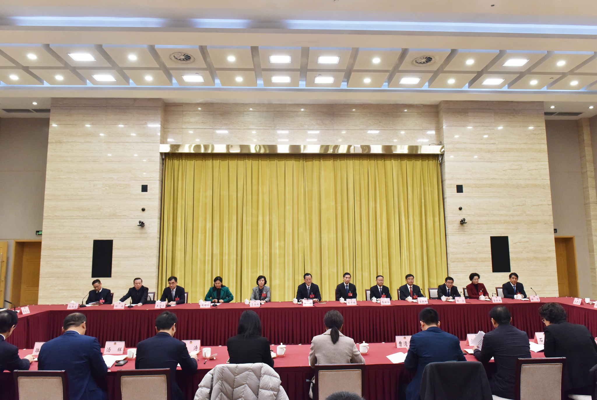 市政協召開十六屆三十七次主席會議 王強主持