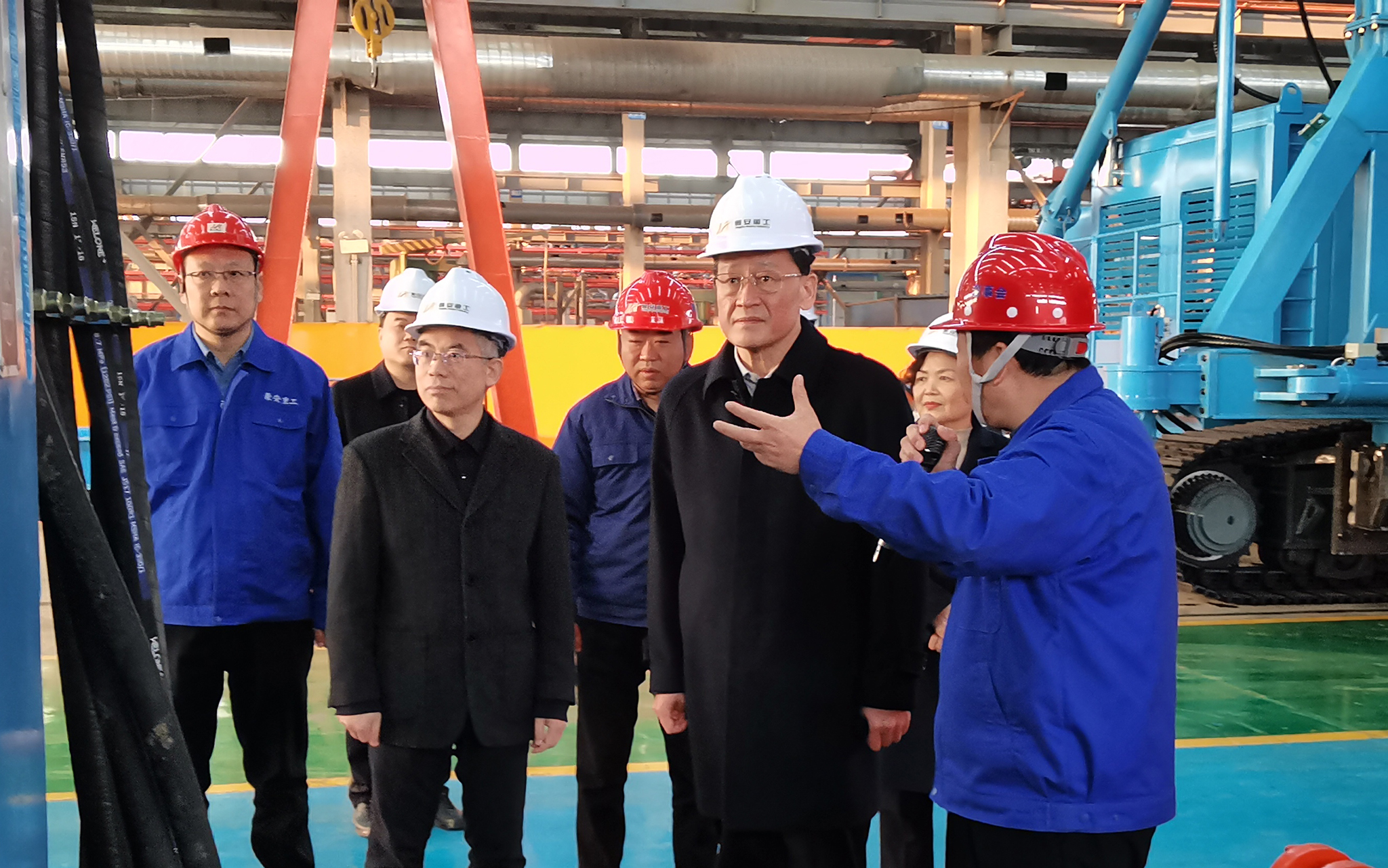 市政協主席王強深入企業走訪調研