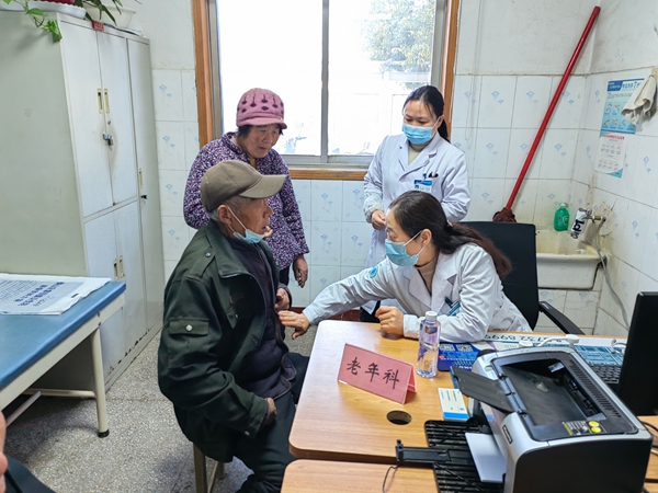 農(nóng)工黨徐州市委會開展助力鄉(xiāng)村振興專家坐診活動