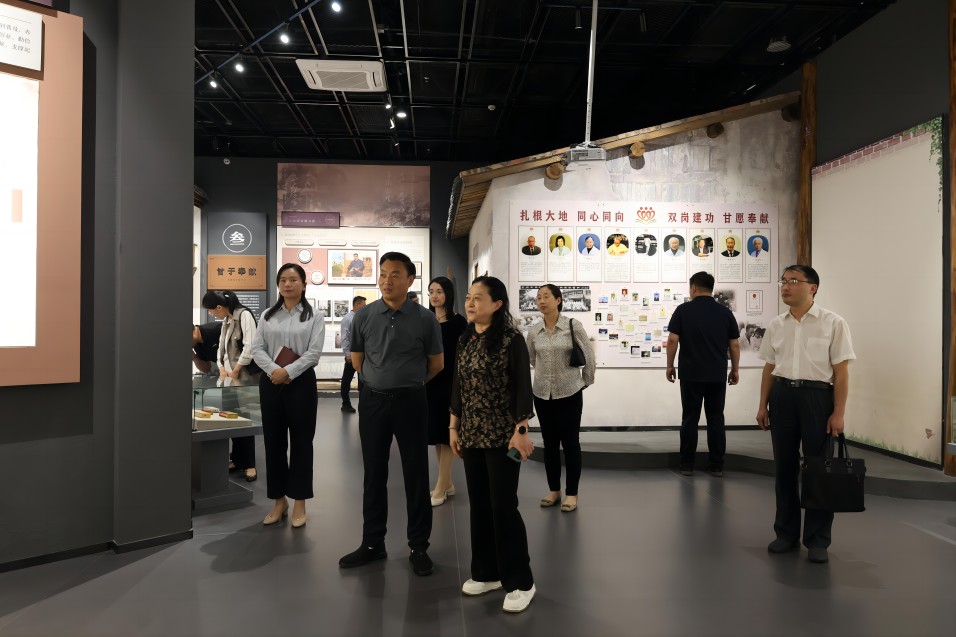 云龍區(qū)政協(xié)民族宗教界、醫(yī)藥衛(wèi)生界開展參觀調(diào)研活動