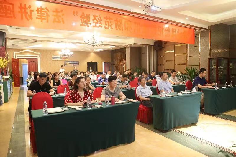 云龍區政協駱駝山委員之家組織委員開展法律知識培訓