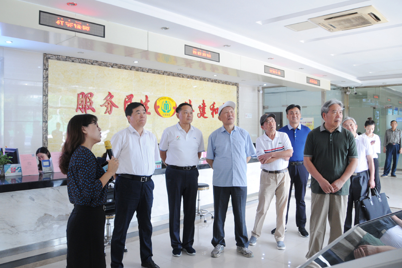 市政協(xié)理論研究會調(diào)研基層協(xié)商民主工作
