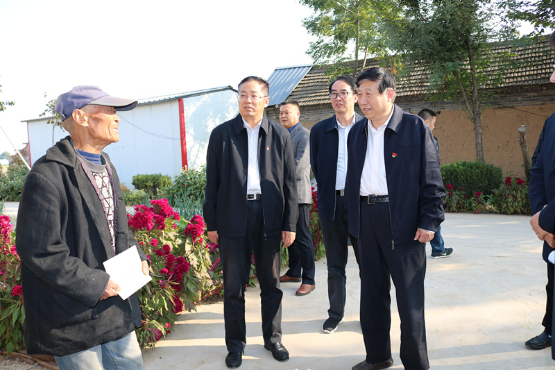 市政協開展“不忘初心、牢記使命”走訪慰問活動