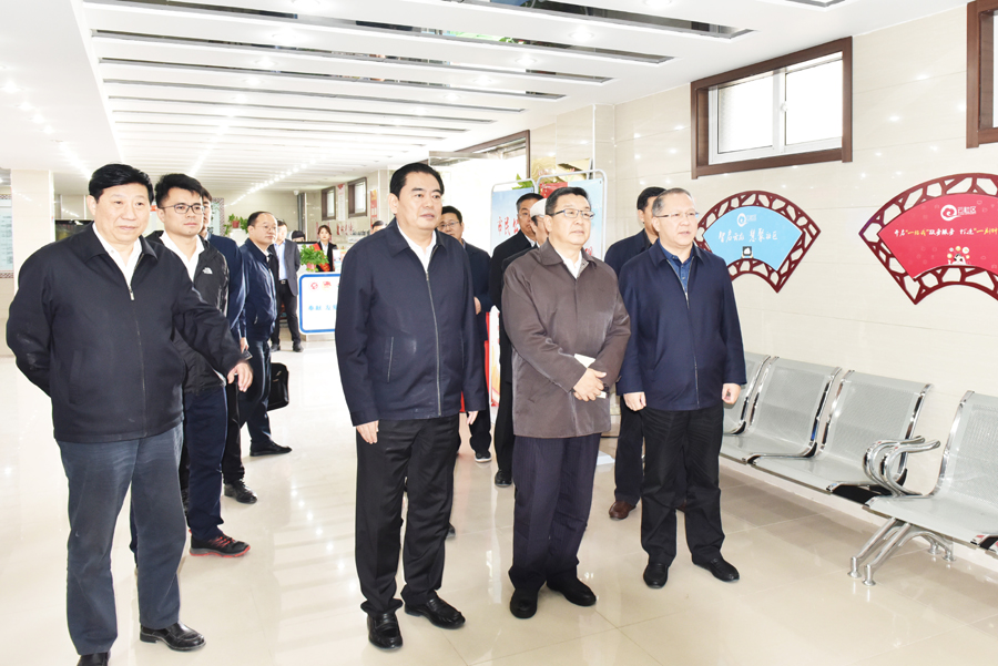 楊小波率全國政協“比較研究”課題組來我市調研 王安順等陪同