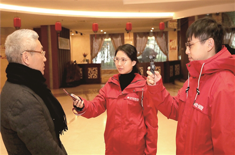 在徐省政協(xié)委員陸續(xù)抵達(dá)南京