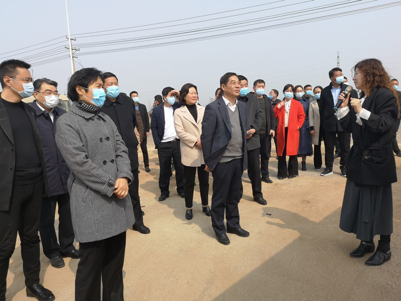 新沂市政協(xié)視察公共空間治理和農(nóng)村人居環(huán)境整治工作