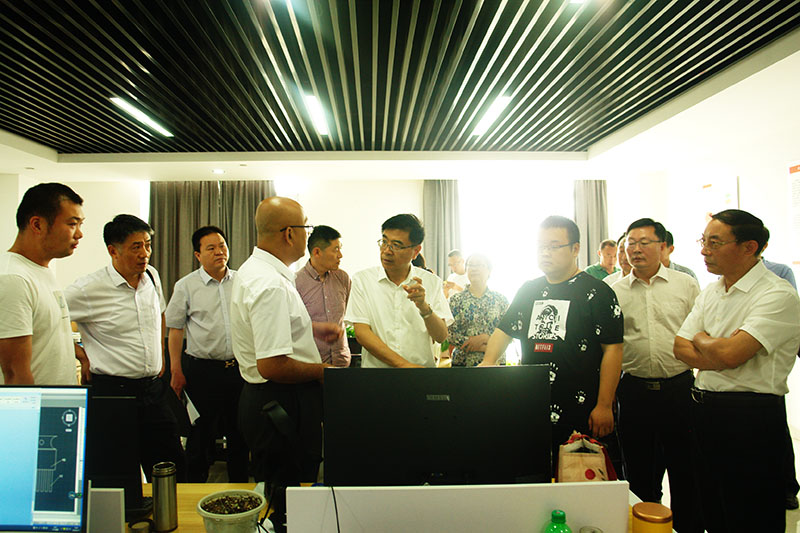 市政協(xié)視察歸國人才創(chuàng)新創(chuàng)業(yè)情況