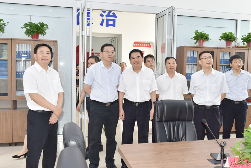 住揚(yáng)全國(guó)、省政協(xié)委員來(lái)我市開(kāi)展異地視察 王安順陪同