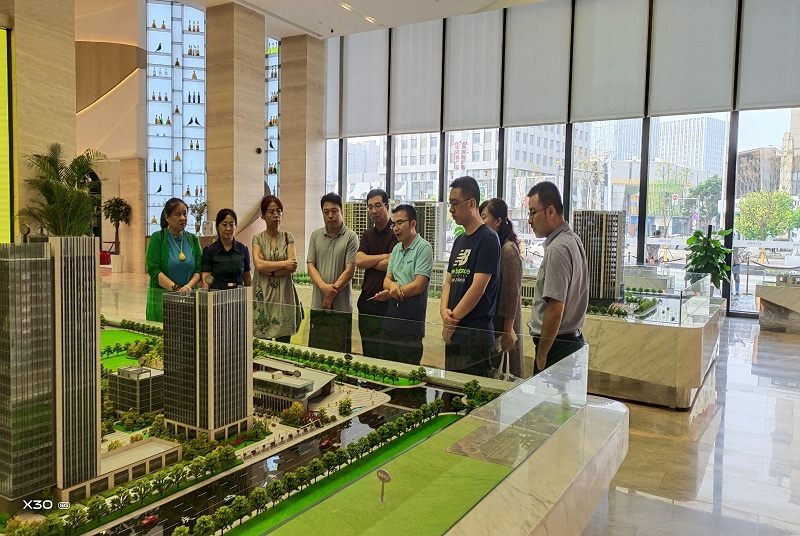 云龍區(qū)政協(xié)視察科技項(xiàng)目建設(shè)