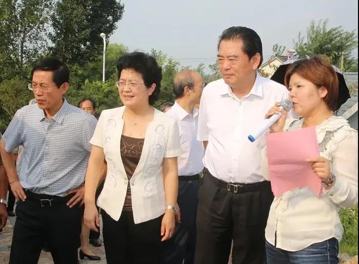 市政協(xié)主席王安順帶領(lǐng)住徐省政協(xié)委員來銅山視察