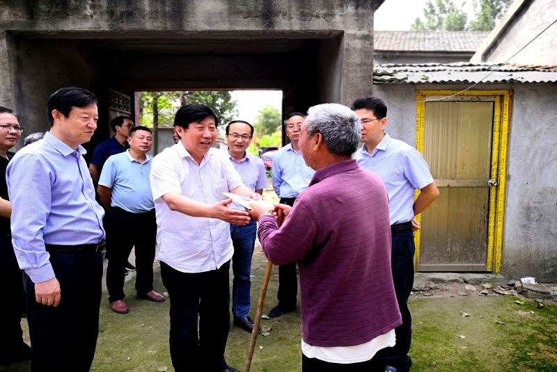市政協副主席王軍到張莊鎮潘莊村 走訪慰問困難群眾