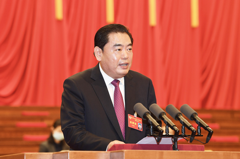 王安順主席在省政協十二屆四次會議第二次全體會議上作大會發言