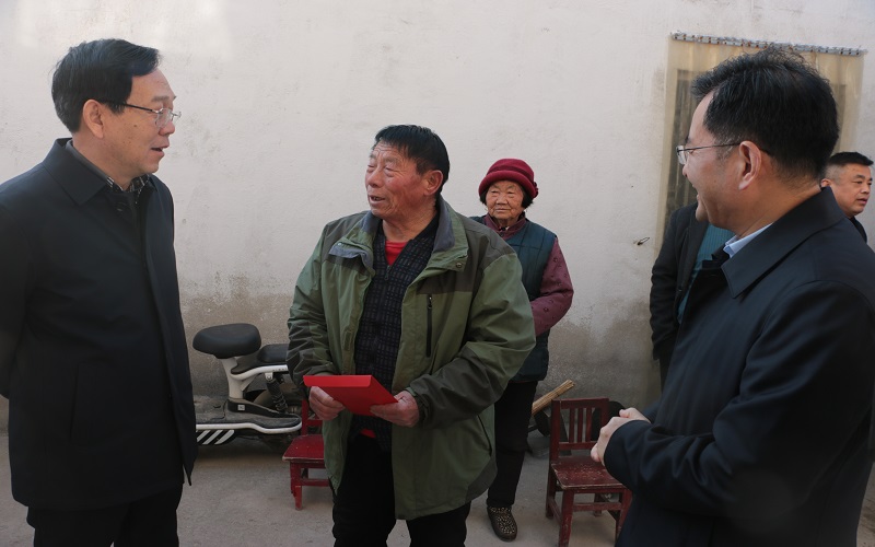 銅山區(qū)政協(xié)主席楊傳金開展節(jié)前走訪慰問活動