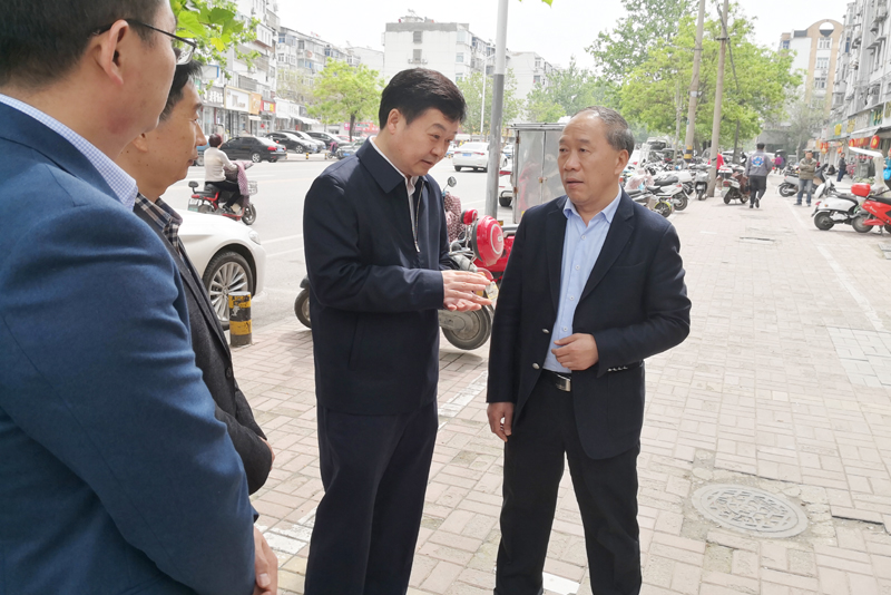 市政協副主席吳新福深入社區 開展“我為群眾辦實事，老舊小區整治”活動