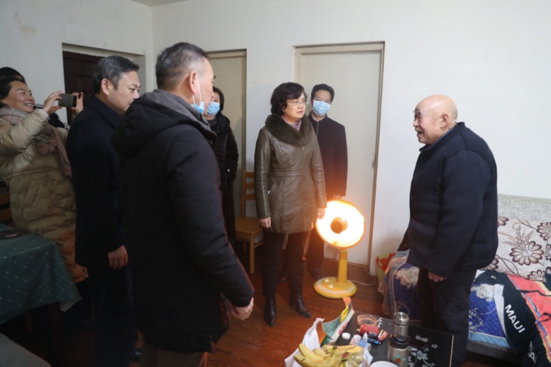 云龍區(qū)政協(xié)主席馬濤一行到基層開展春節(jié)走訪慰問及“四項(xiàng)檢查”活動