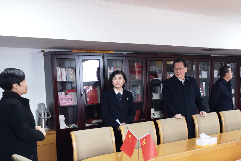 市政協主席王強調研市政協老干部工作