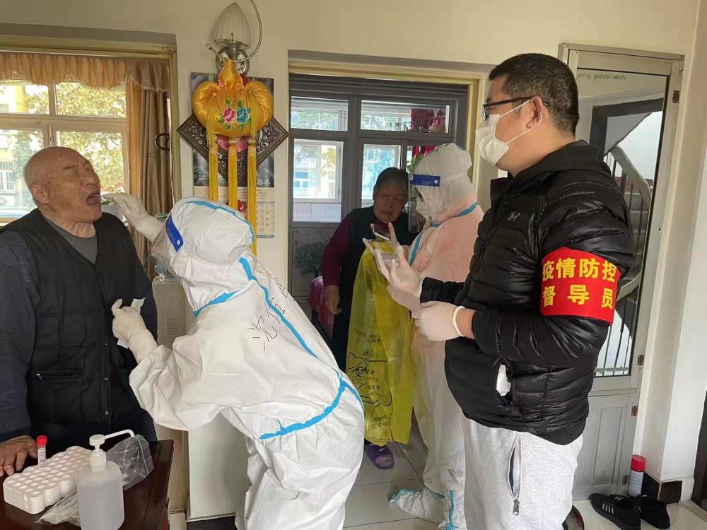 政協(xié)委員定格徐州抗疫最美瞬間
