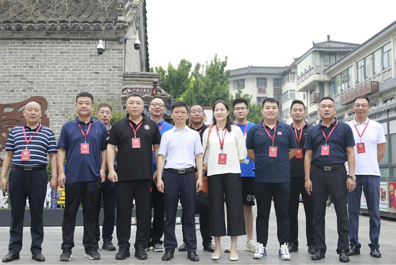 云龍區(qū)政協(xié)經(jīng)濟(jì)界到戶部山文化城開展專題調(diào)研