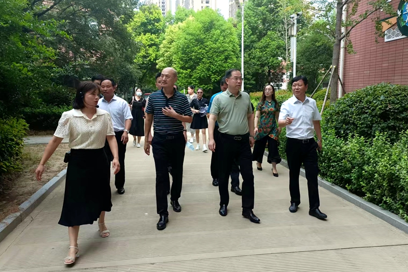 珠海市金灣區政協來徐調研家校共育工作