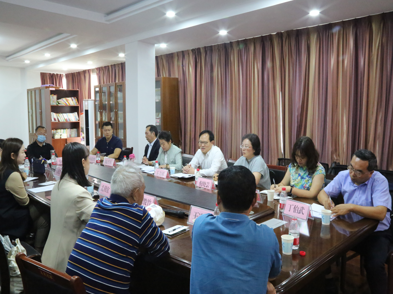 泉山區(qū)政協(xié)召開讀書履職分享會暨“委員同心組”推進會