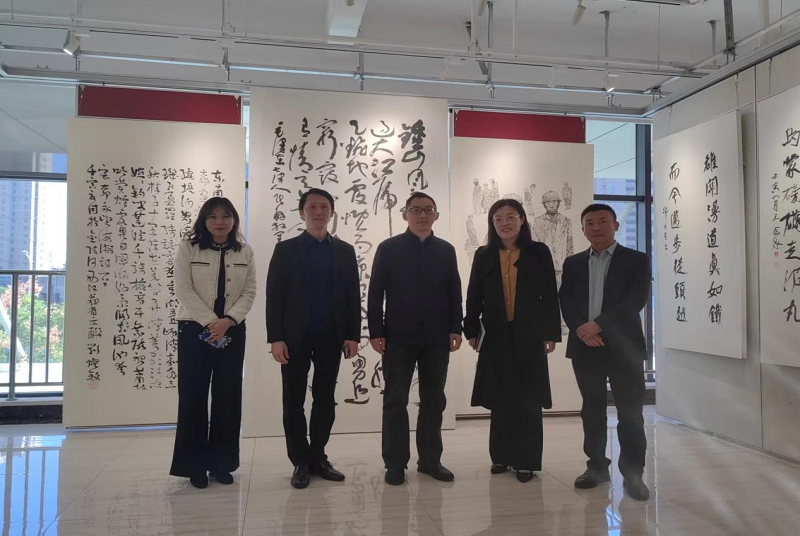云龍區政協教衛體委委員履職臨時黨支部黨員參觀紅色書畫藝術展