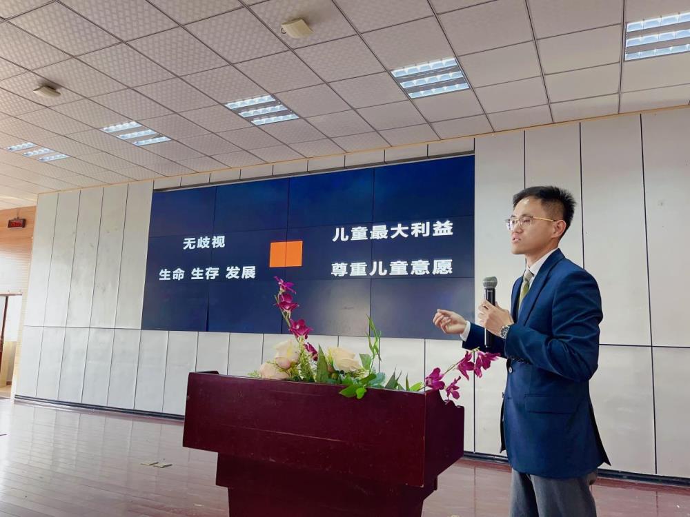 銅山區政協開展“童心向黨，共待花開”交流座談會暨法治自護講座活動