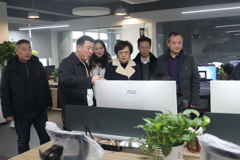云龍區(qū)政協(xié)主席馬濤走訪調研委員企業(yè)