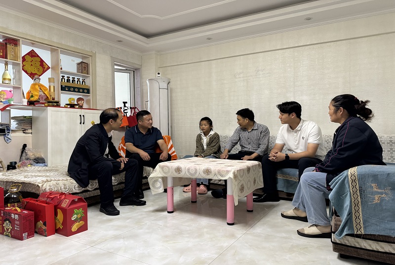 邳州市政協教育組開展中秋節關愛留守兒童活動