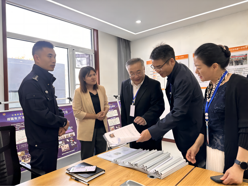 賈汪區政協開展未成年人司法保護中心建設情況專項視察工作