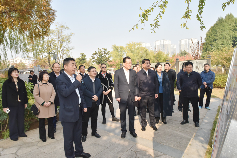王強(qiáng)率住徐全國(guó)政協(xié)委員、省政協(xié)委員赴邳州調(diào)研