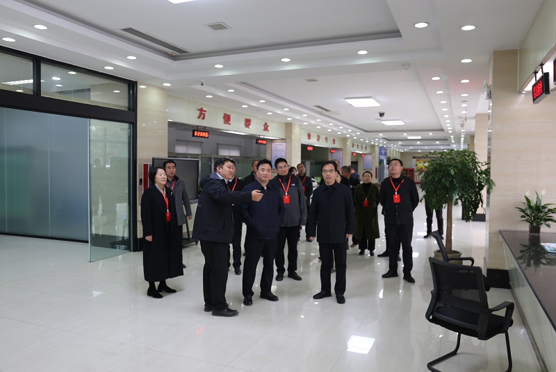 邳州市政協(xié)黨組開(kāi)展“紅物業(yè)暖萬(wàn)家”正面典型案例解剖式調(diào)研