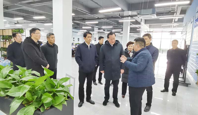 王強開展“貼心交流、暖心服務、真心惠企”走訪企業活動