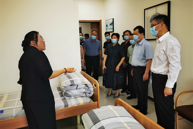 廣西省梧州市政協來我市考察養老工作