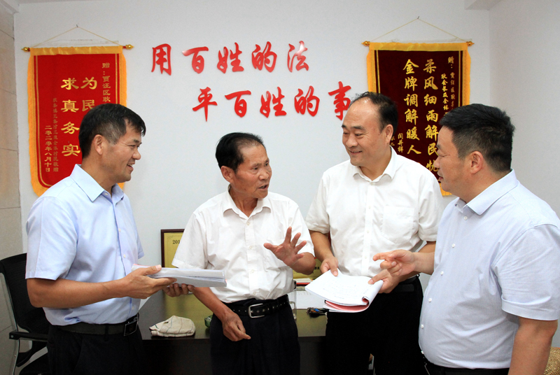 用律師智慧和法治力量照亮他人——記市政協(xié)委員劉茂通
