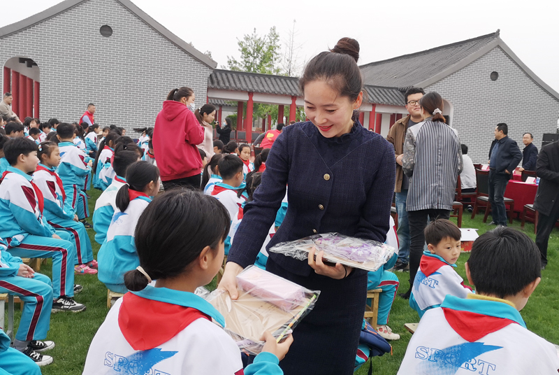 立足崗位做貢獻(xiàn)，服務(wù)為民踐初心——訪市政協(xié)委員劉穎