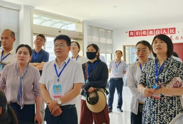 賈汪區政協開展“農村集體經濟增收情況”專項視察