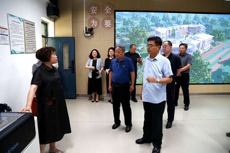 市政協(xié)教育界別開展連心匯?委員履職“服務(wù)為民”活動(dòng)