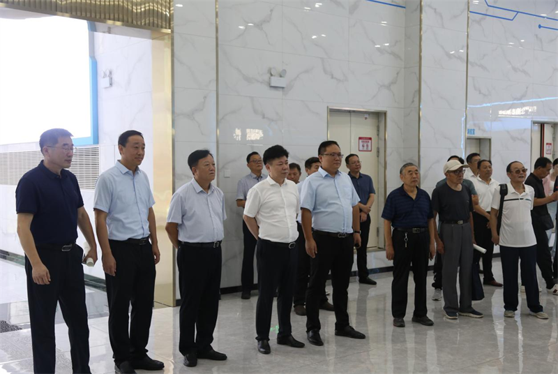 沛縣政協組織老領導、老同志 “看變化、話發展”活動