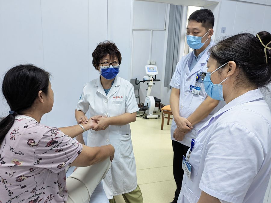 農(nóng)工黨徐州市委會開展助力“三鄉(xiāng)工程”專家坐診活動