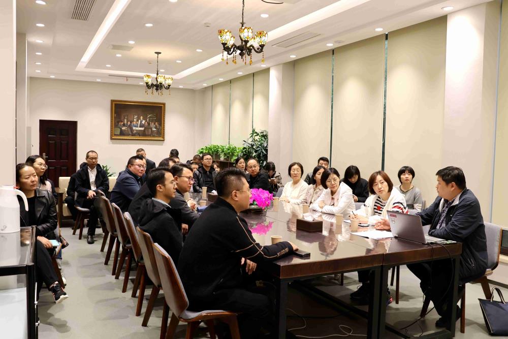 農(nóng)工黨徐州市委會(huì)開(kāi)展“兩學(xué)一走”學(xué)習(xí)活動(dòng)暨2024年新黨員培訓(xùn)