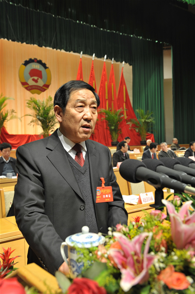 市政協主席莊華平做常務委員會工作報告