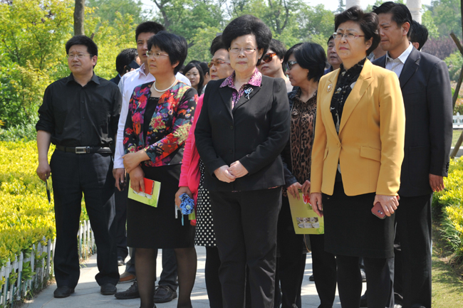 市政協組織機關黨員干部參觀徐州“好人園”