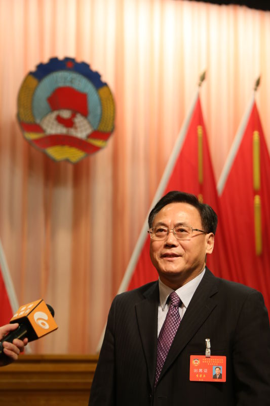 “不待揚鞭自奮蹄”——專訪李榮啟主席