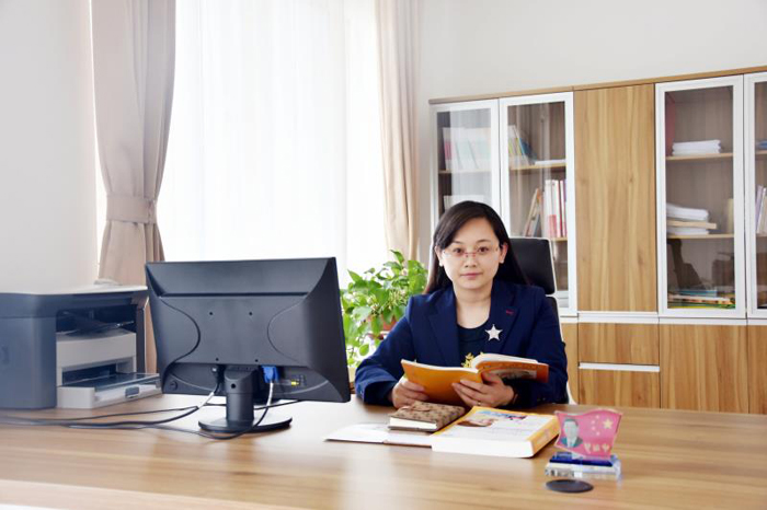 履行一份責(zé)任 體現(xiàn)一份擔(dān)當(dāng) ——記豐縣政協(xié)常委、示范幼兒園教務(wù)副主任葉 莉
