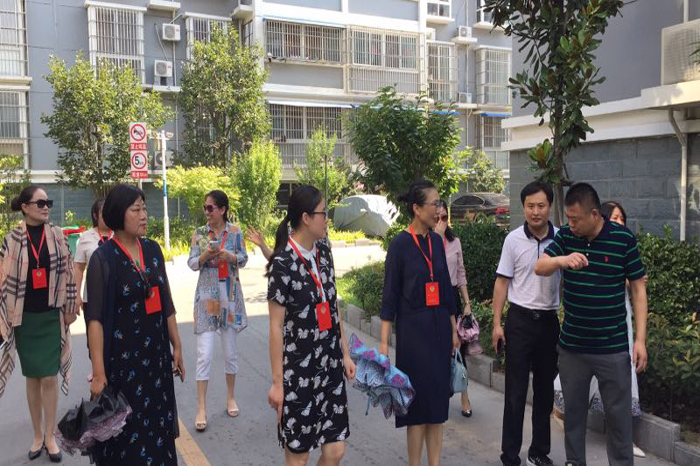 邳州市政協委員調研社區創文工作和污水處理工作