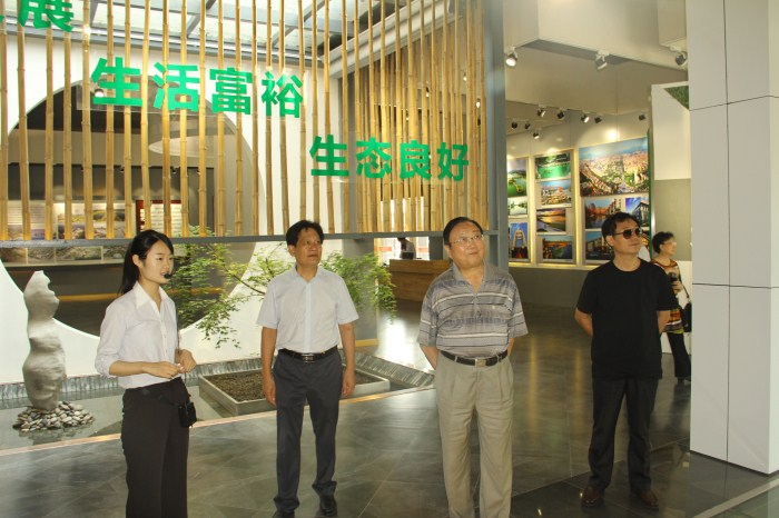 江蘇省政協原副主席陸軍一行來賈考察