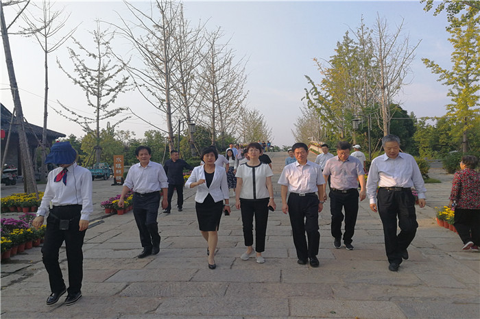 江蘇省政協無黨派人士界委員來賈調研