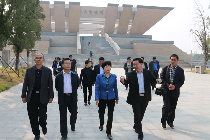 市政協文史委組織委員視察豐縣漢皇祖陵建設情況