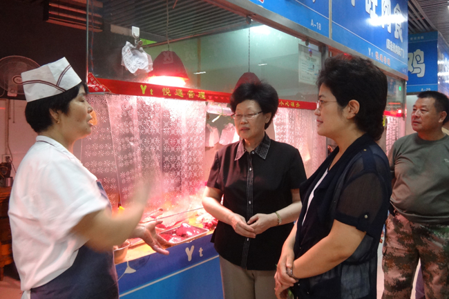 市政協葛維琴副主席參加食品安全專項民主監督活動